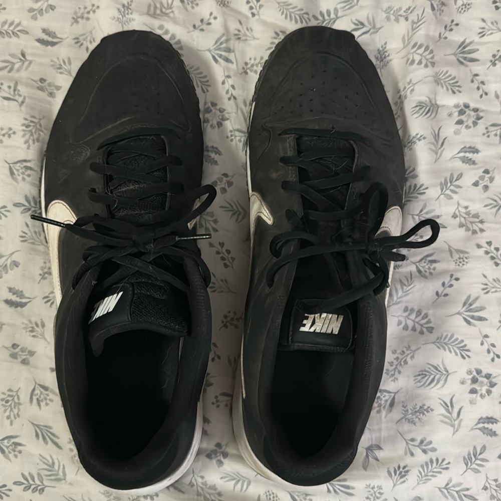 Men’s Nike shoes